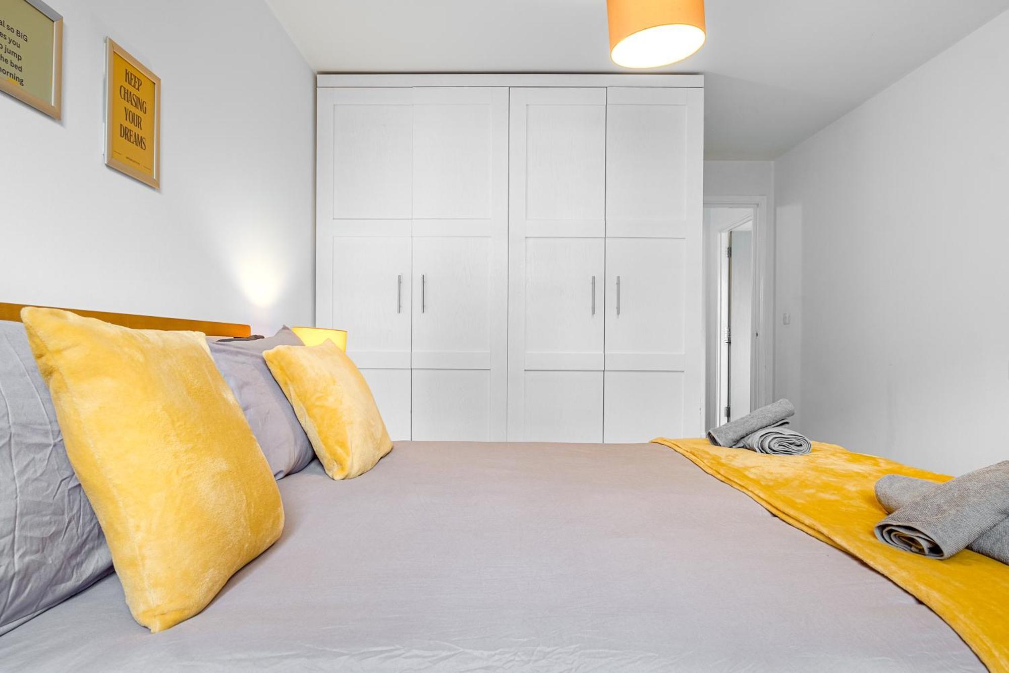 Central Suite Near Mailbox, King Bed, Ping Pong, Netflix, Sleeps 4 Birmingham Luaran gambar