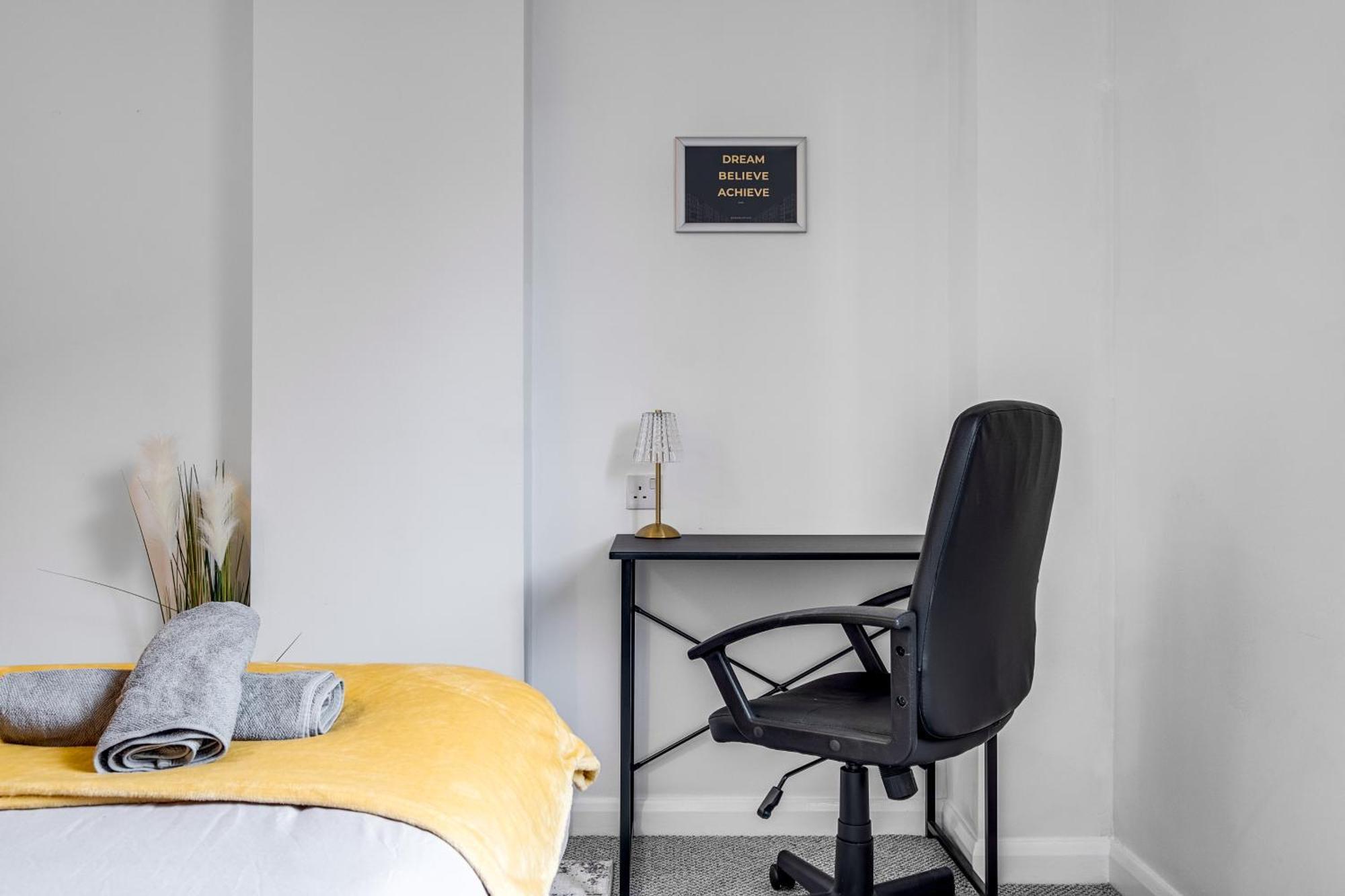 Central Suite Near Mailbox, King Bed, Ping Pong, Netflix, Sleeps 4 Birmingham Luaran gambar