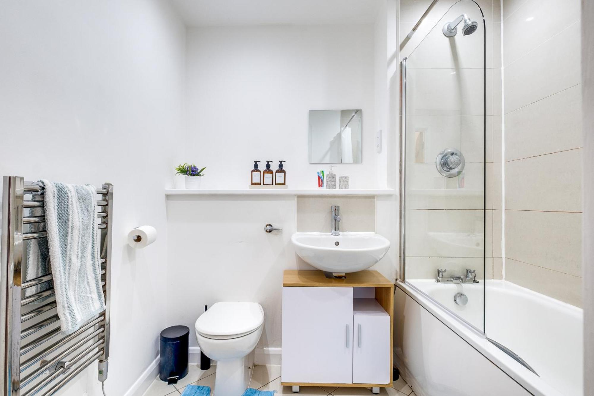 Central Suite Near Mailbox, King Bed, Ping Pong, Netflix, Sleeps 4 Birmingham Luaran gambar