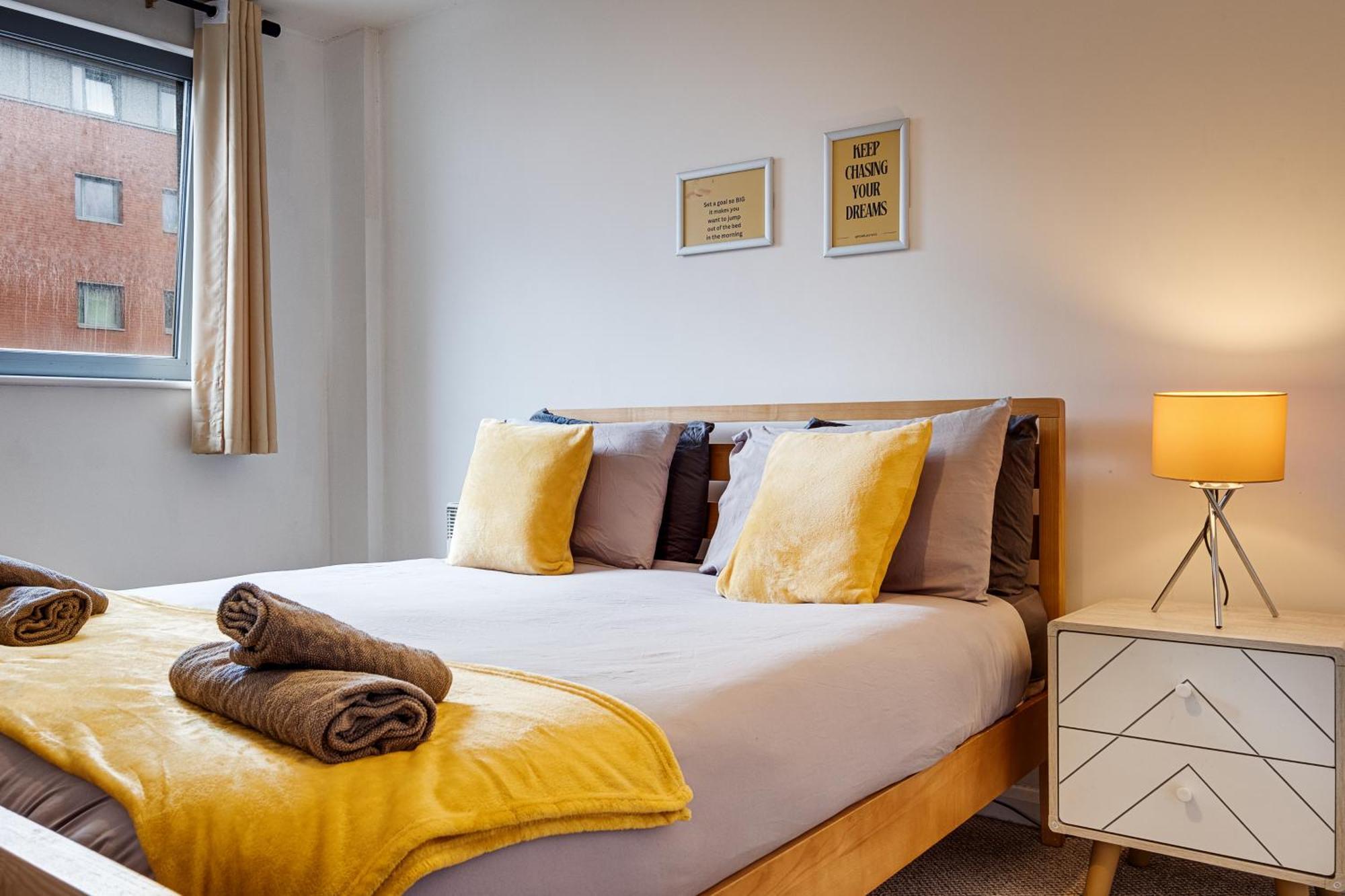 Central Suite Near Mailbox, King Bed, Ping Pong, Netflix, Sleeps 4 Birmingham Luaran gambar